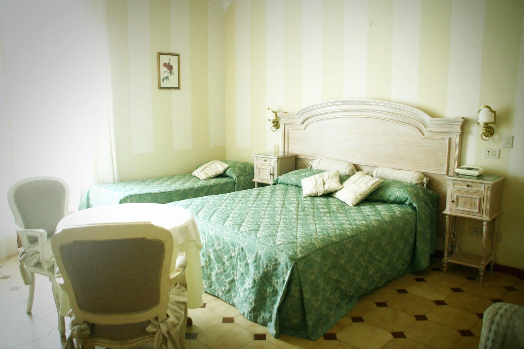 Hotel Villa Margherita Quercianella Esterno foto